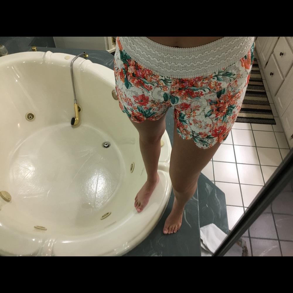 NEW 🌺 floral Shorts 🌺
